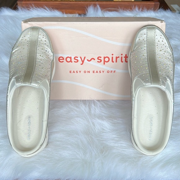 Easy Spirit Travelstone Jeweled Mules Gold NIB - Picture 2 of 12